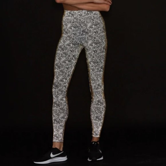 NWT Noli Yoga Legging + Bra Silver Ultra Reflective Glow Set Small XS S - Picture 8 of 16